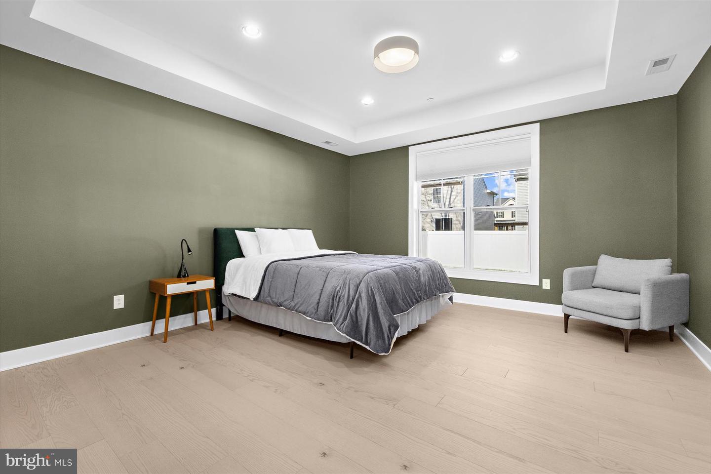92 Edelton Ave