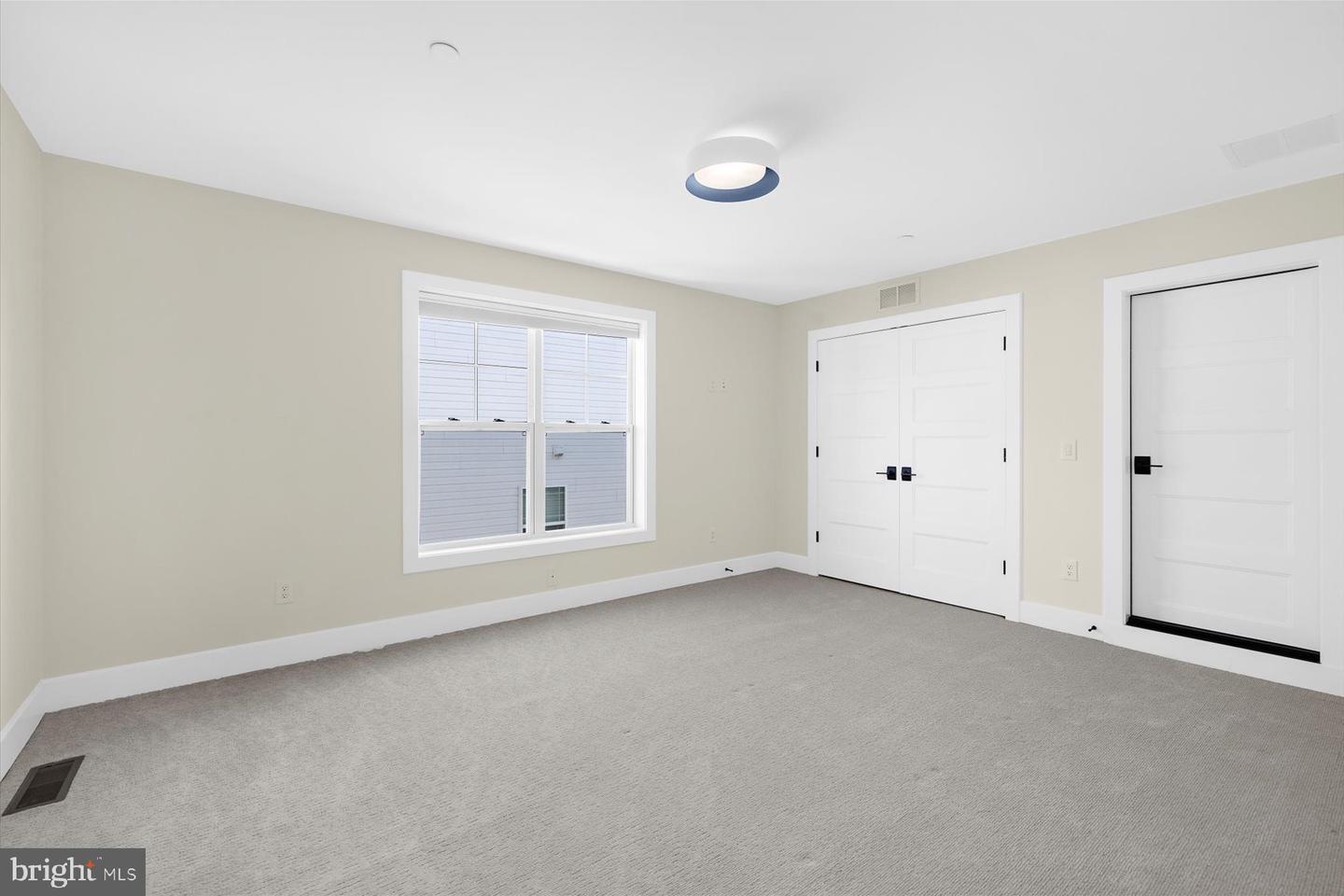 92 Edelton Ave