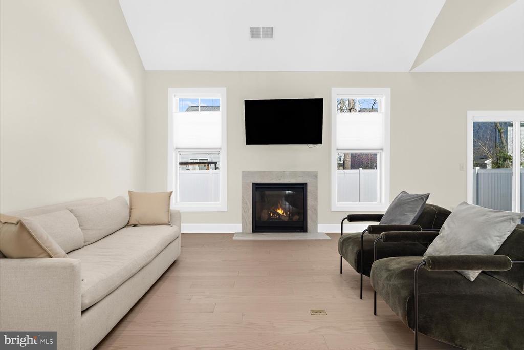 92 Edelton Ave