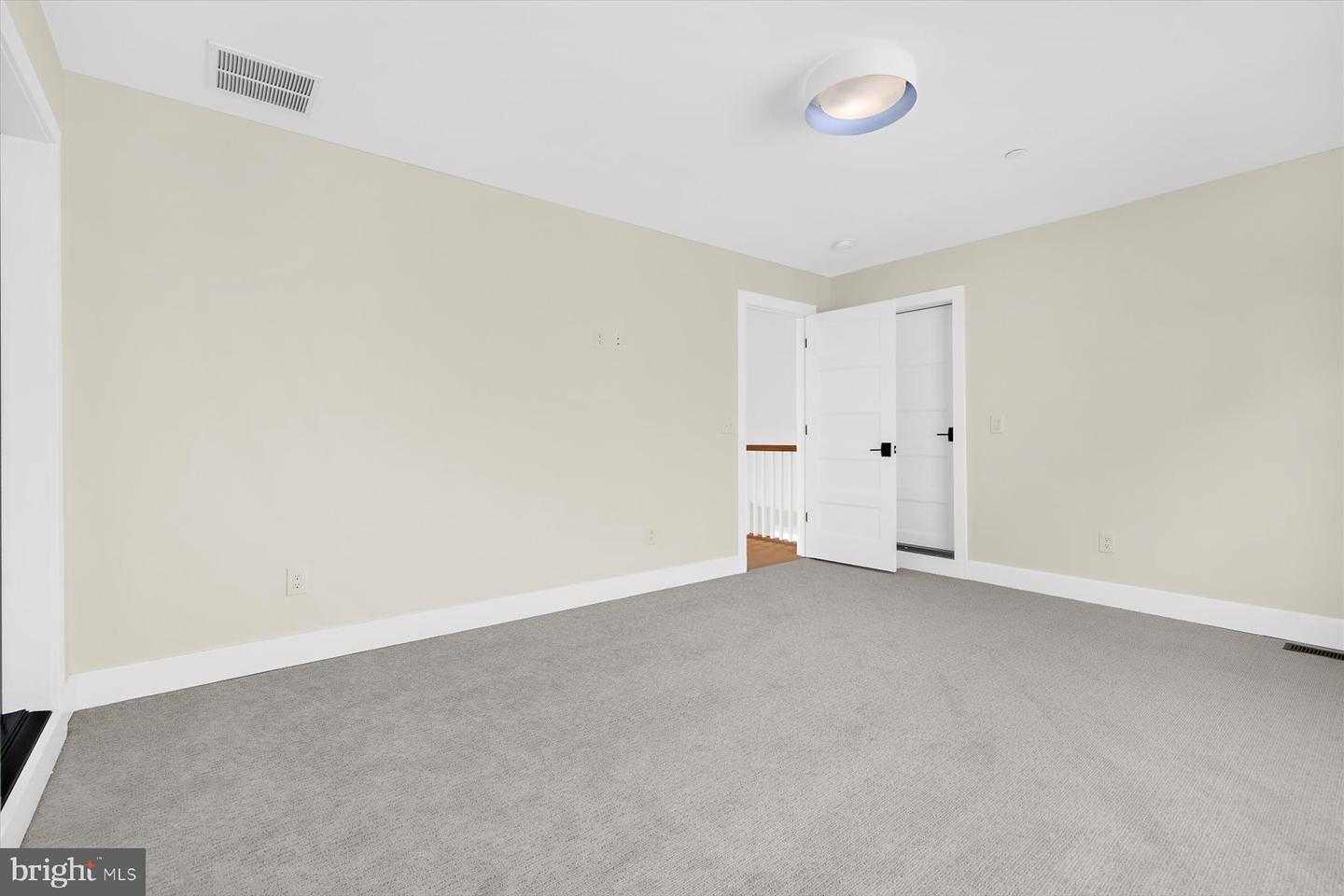 92 Edelton Ave