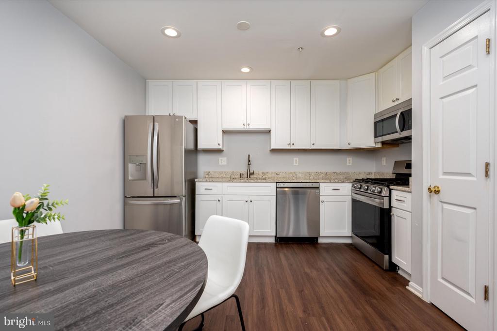 50-E Amberstone Ct
