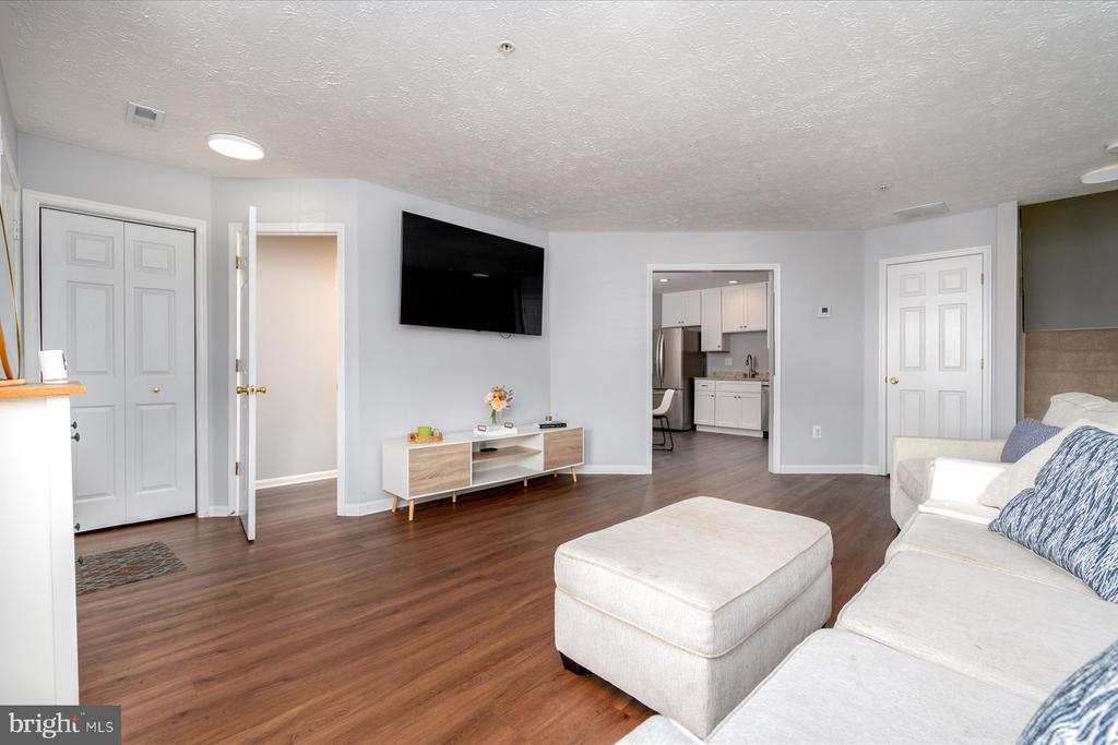 50-E Amberstone Ct