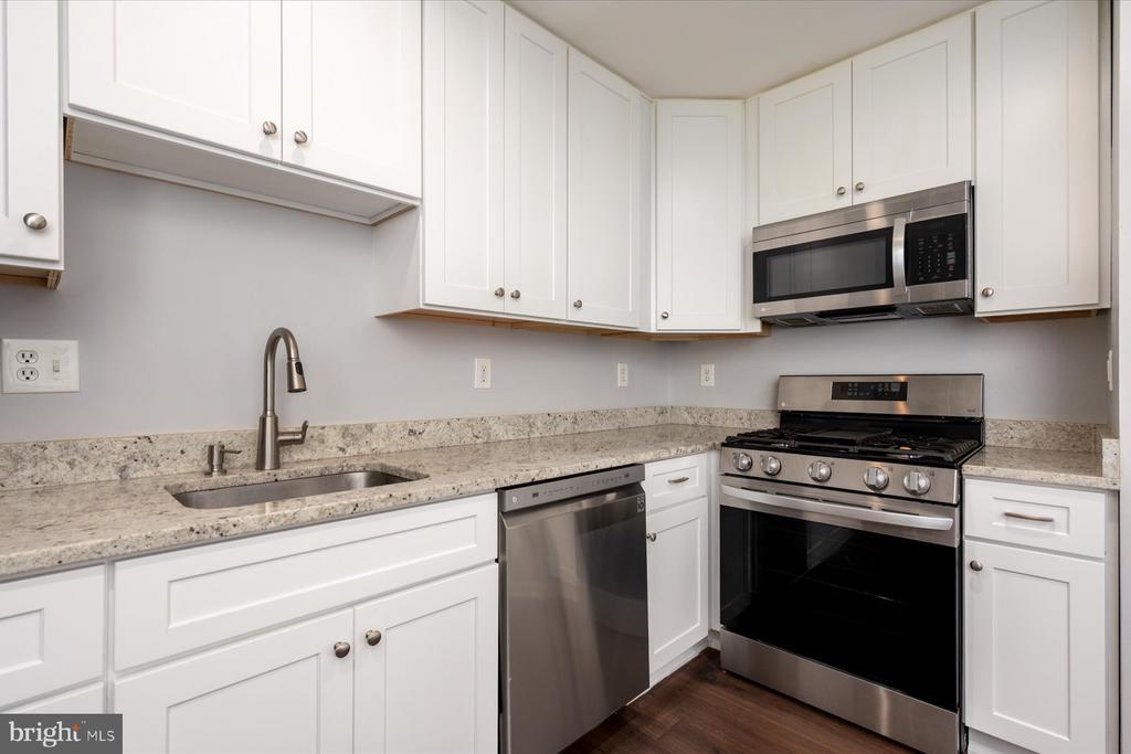 50-E Amberstone Ct