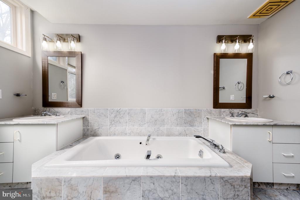 930 Astern Way #405