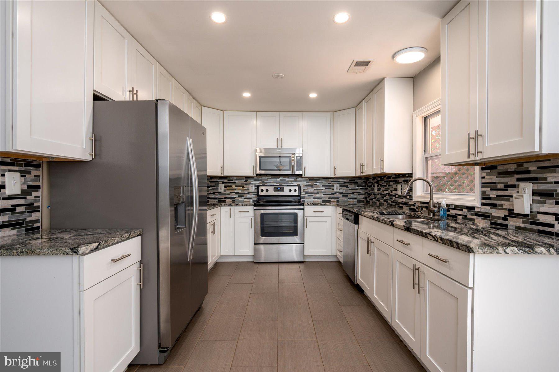 1180 Saint George Dr