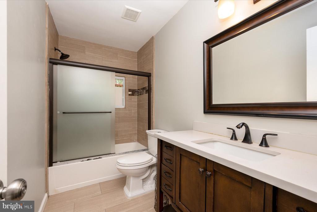 1180 Saint George Dr