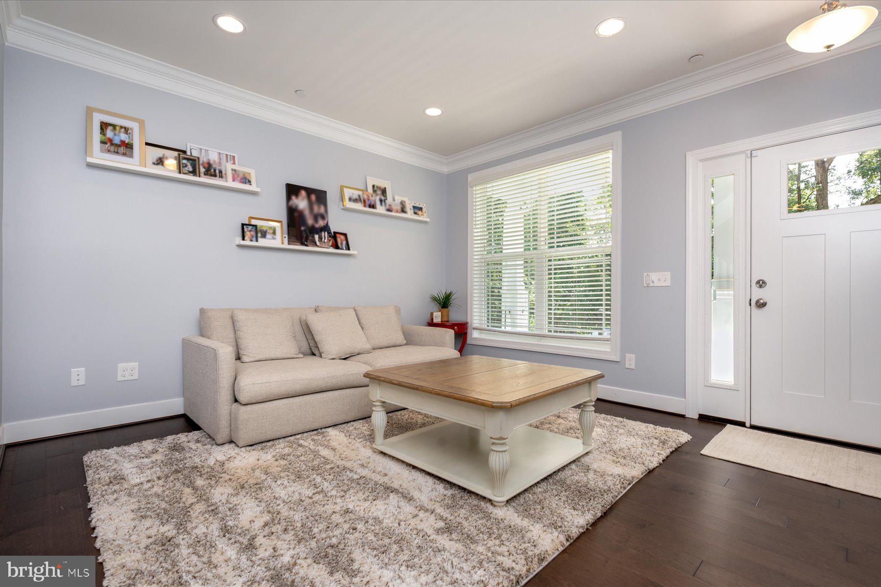 250 Gough Ct