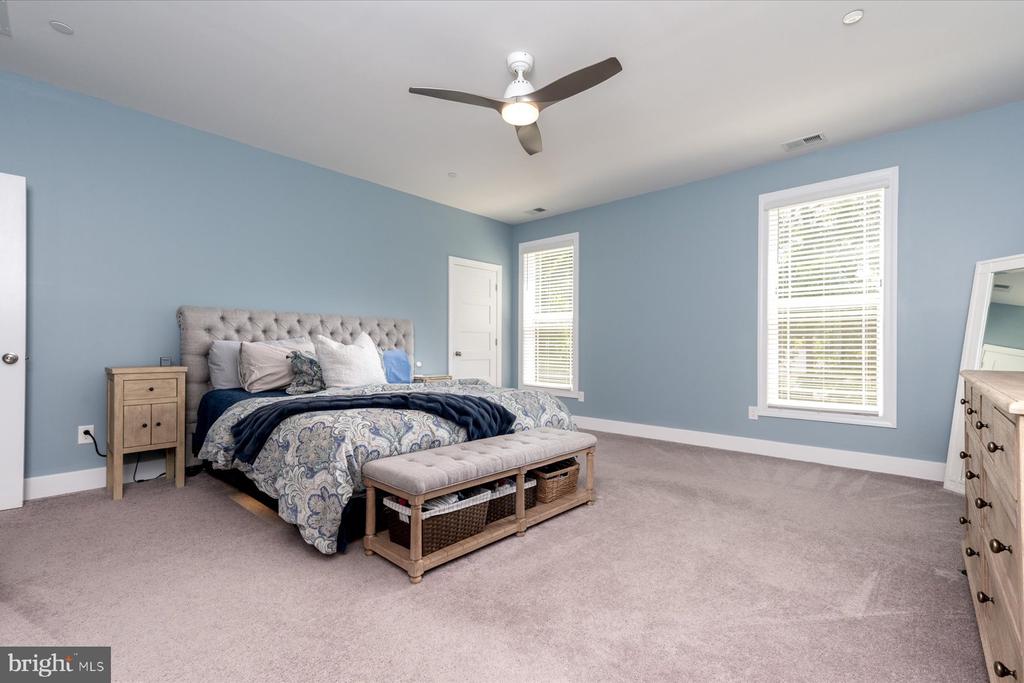 250 Gough Ct