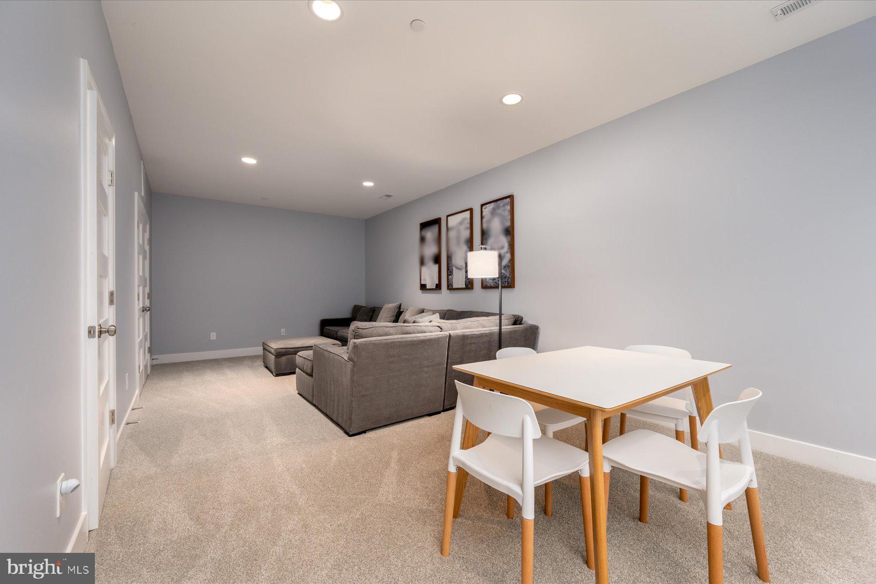 250 Gough Ct