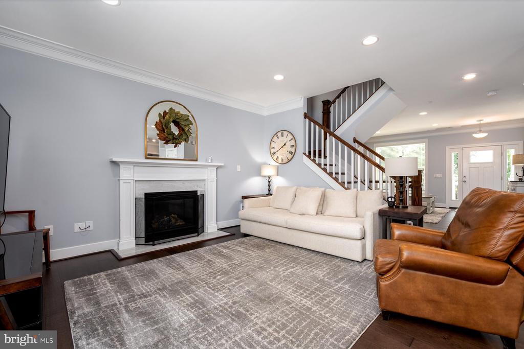 250 Gough Ct
