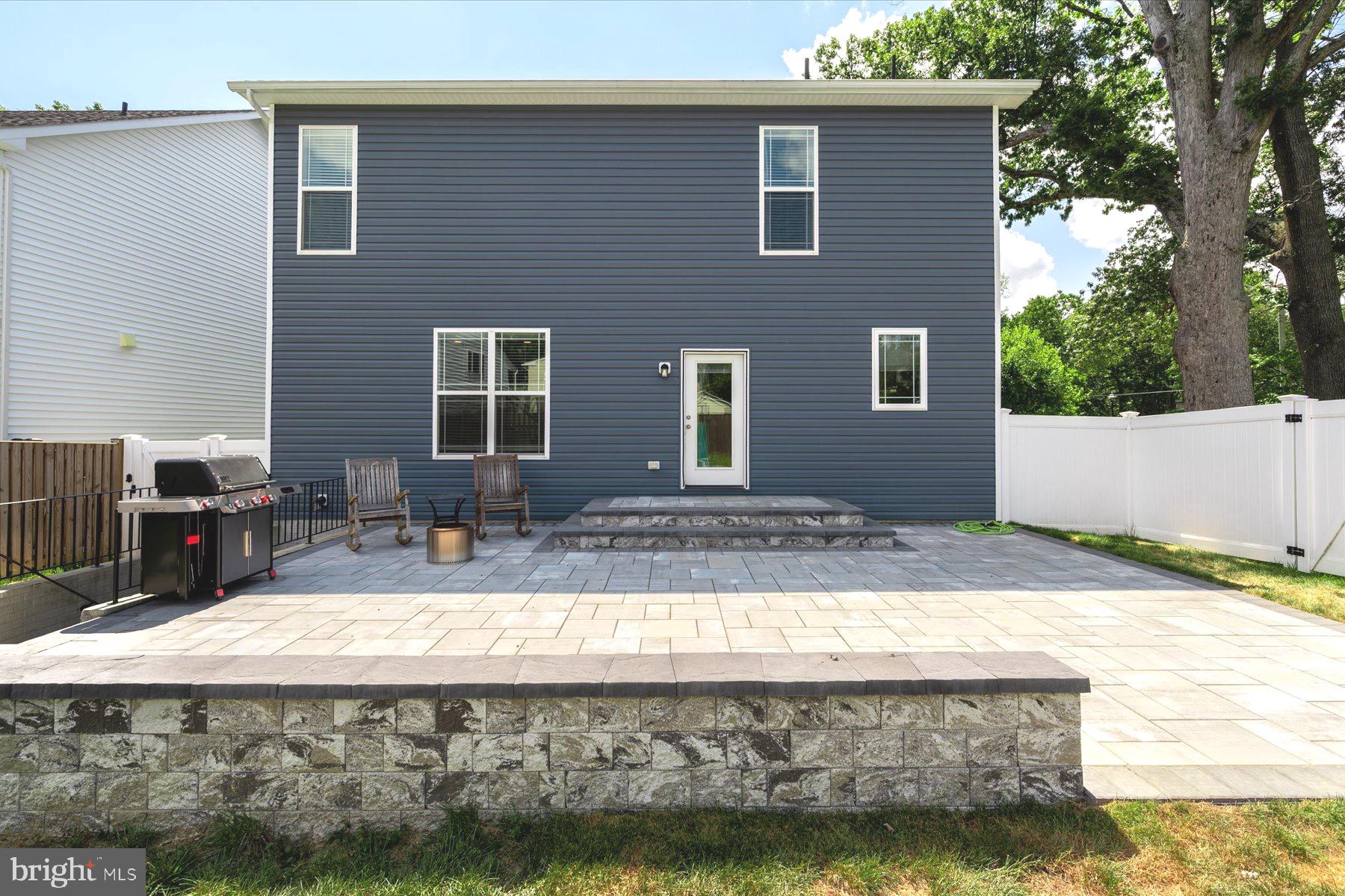 250 Gough Ct
