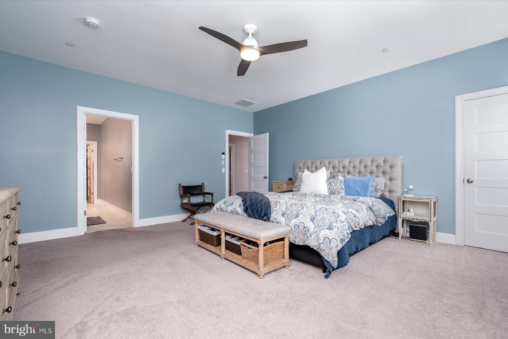 250 Gough Ct