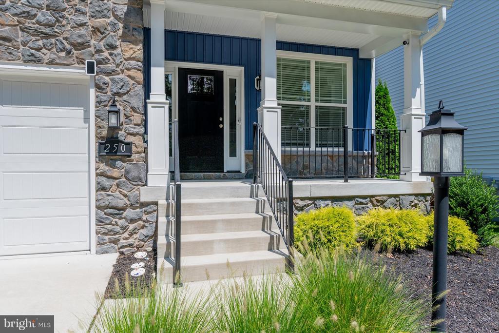 250 Gough Ct