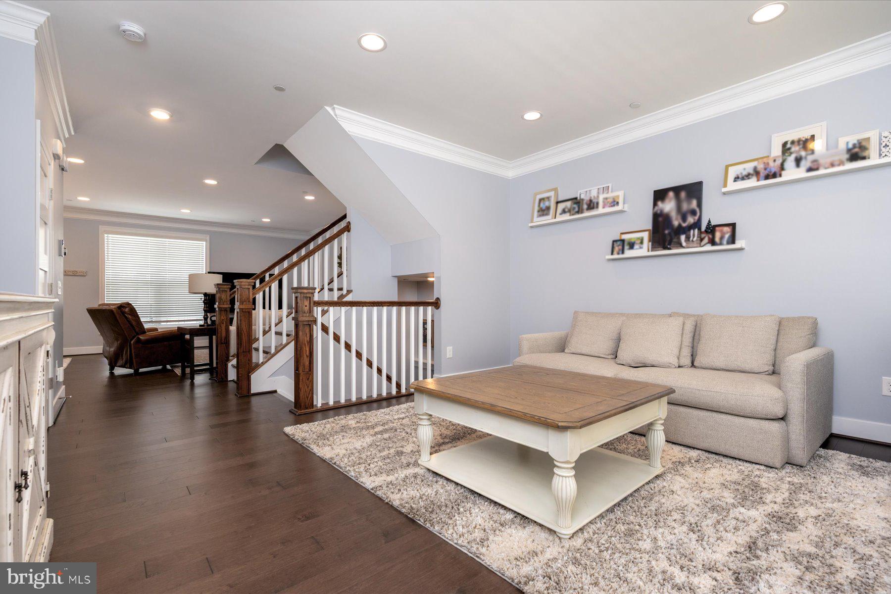 250 Gough Ct