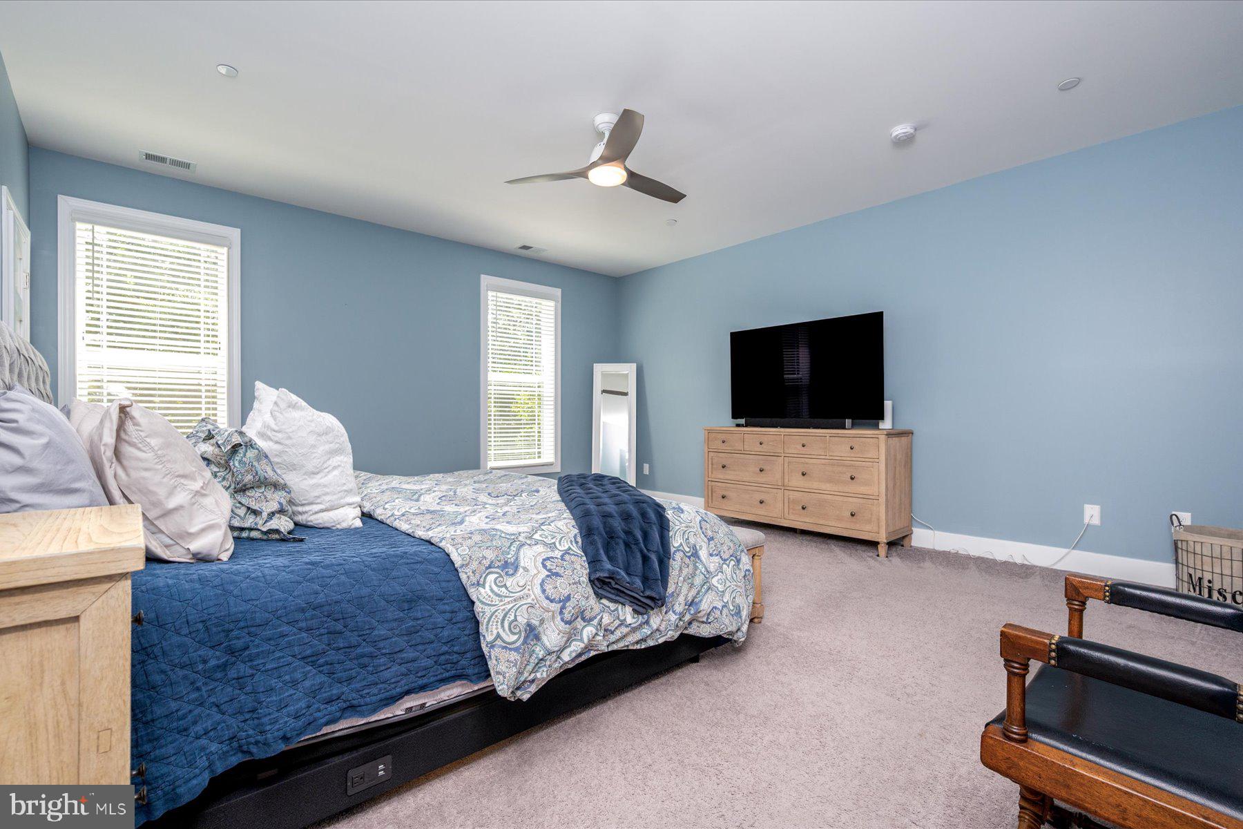 250 Gough Ct