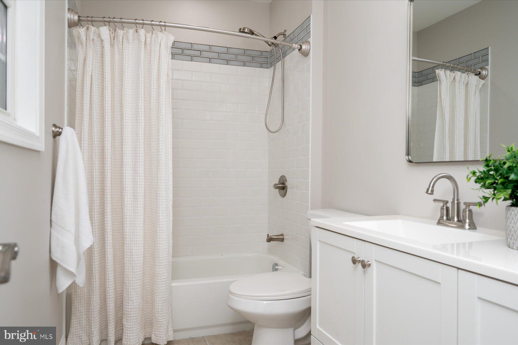 1400 LOWER VIEW COURT