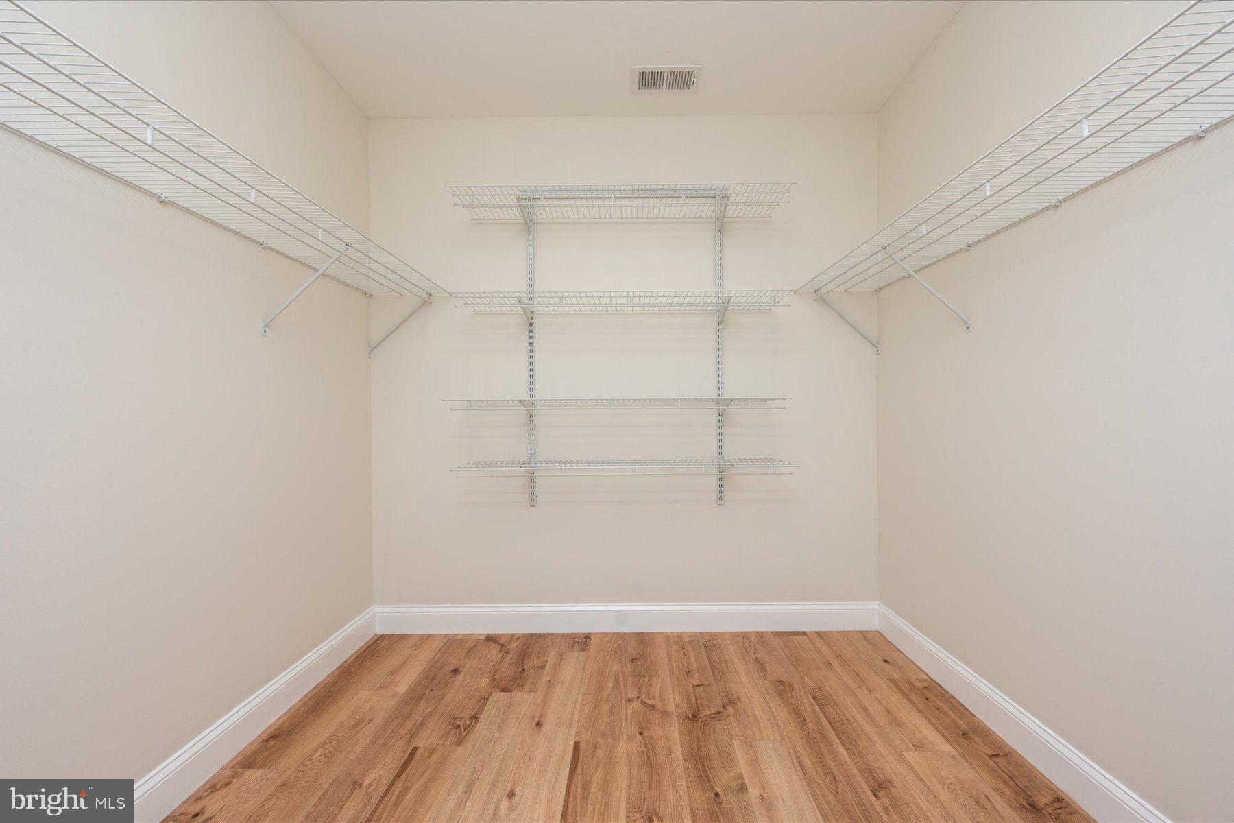 1400 LOWER VIEW COURT