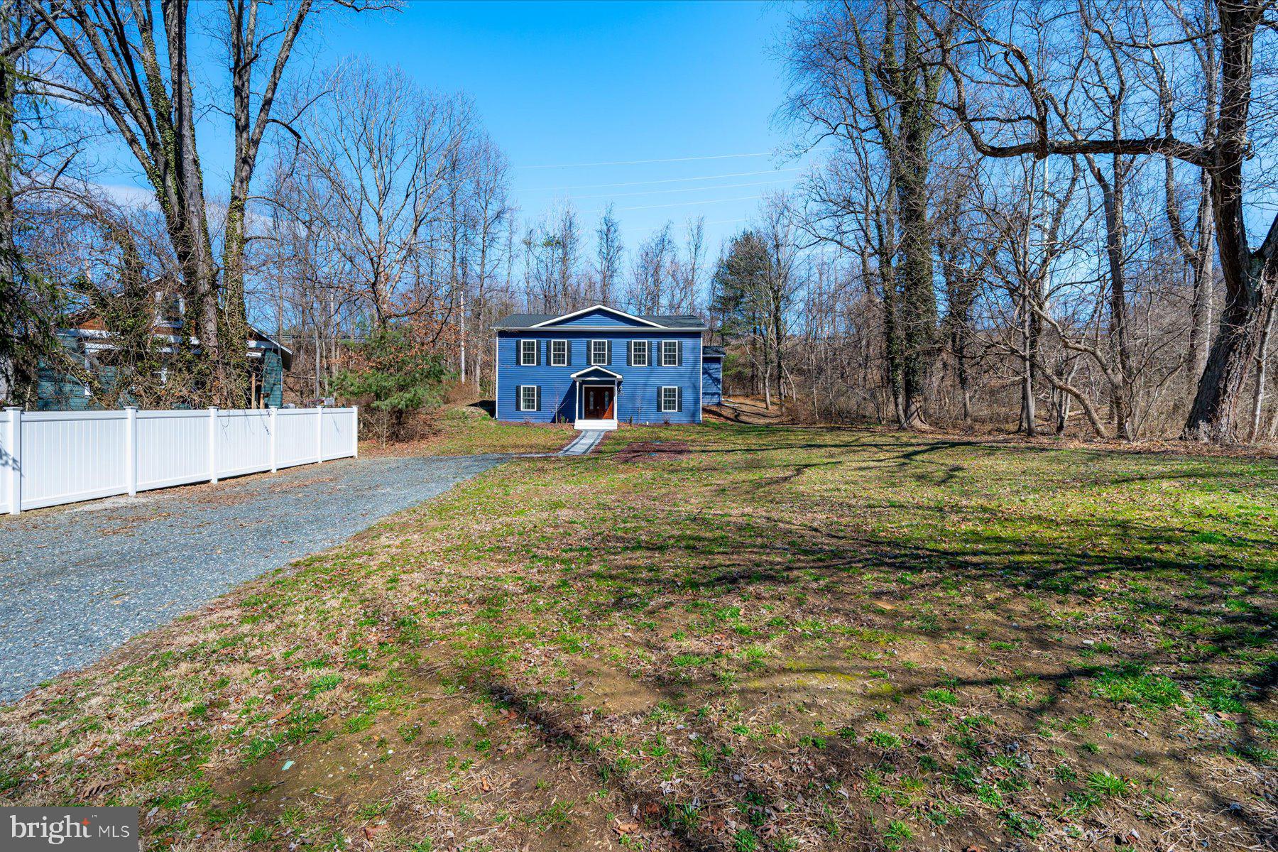 1400 LOWER VIEW COURT