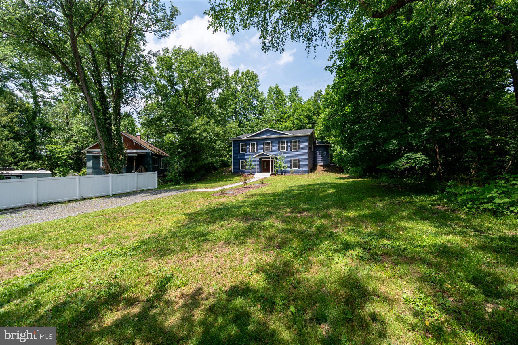 1400 LOWER VIEW COURT