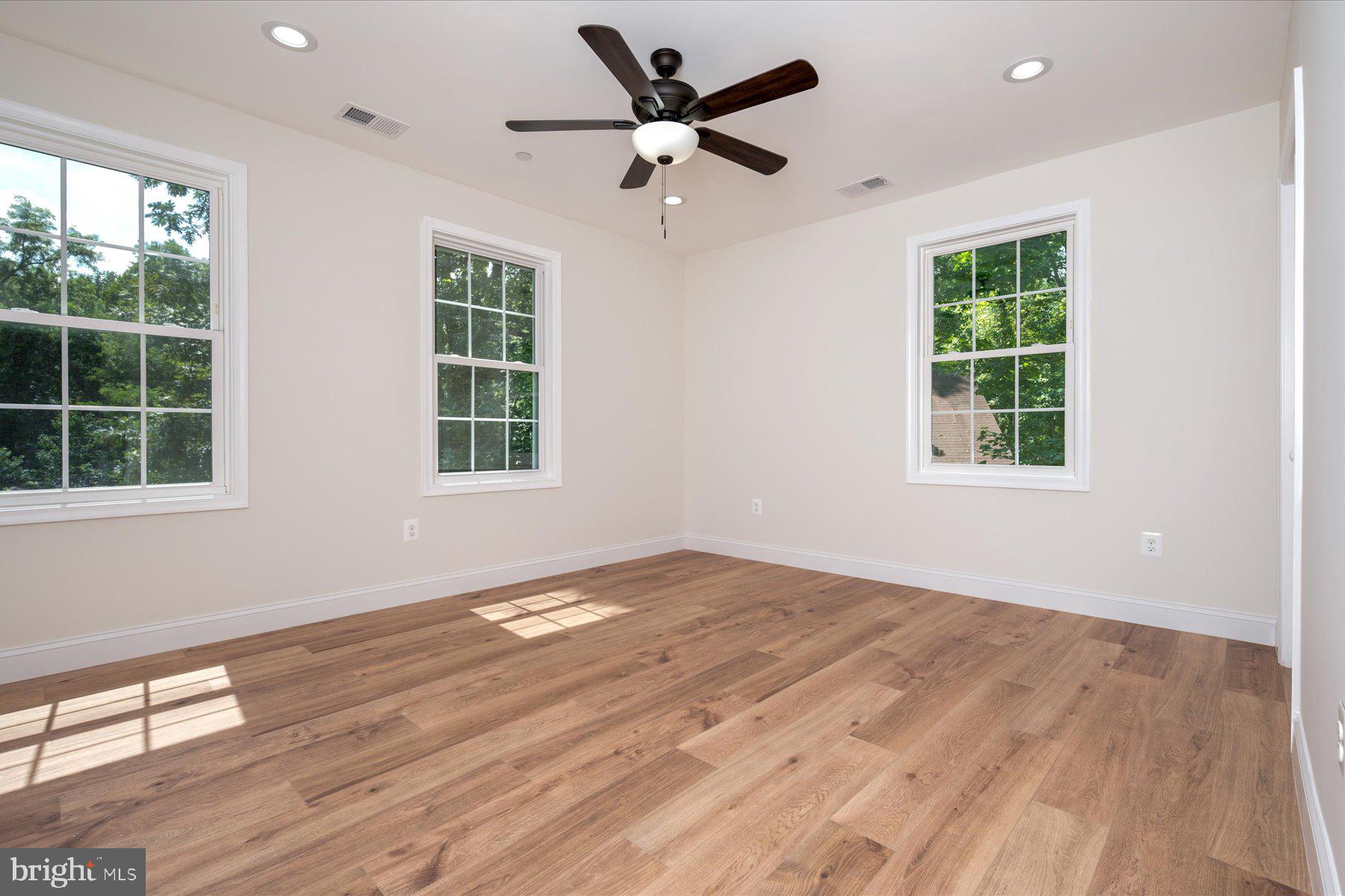 1400 LOWER VIEW COURT