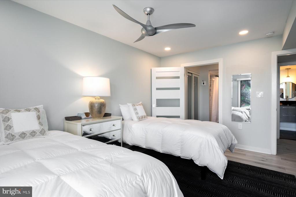 14 PRESIDENT POINT DRIVE A1