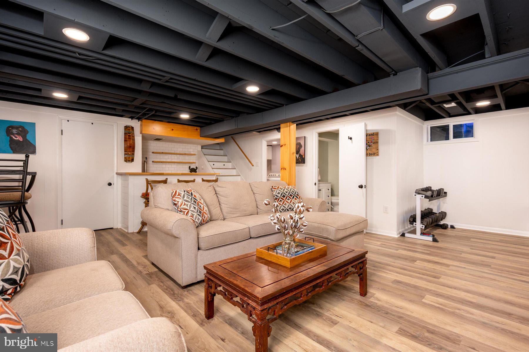 754 WARREN DRIVE