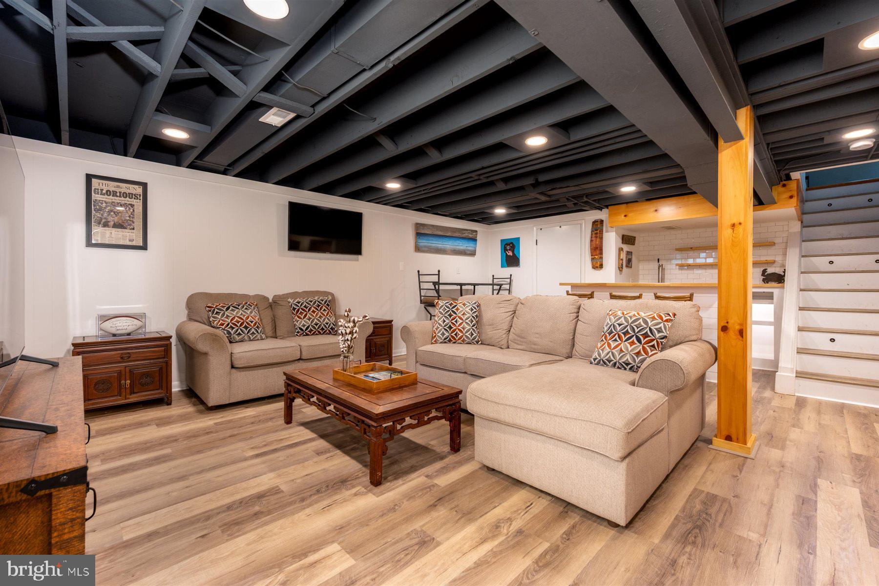 754 WARREN DRIVE