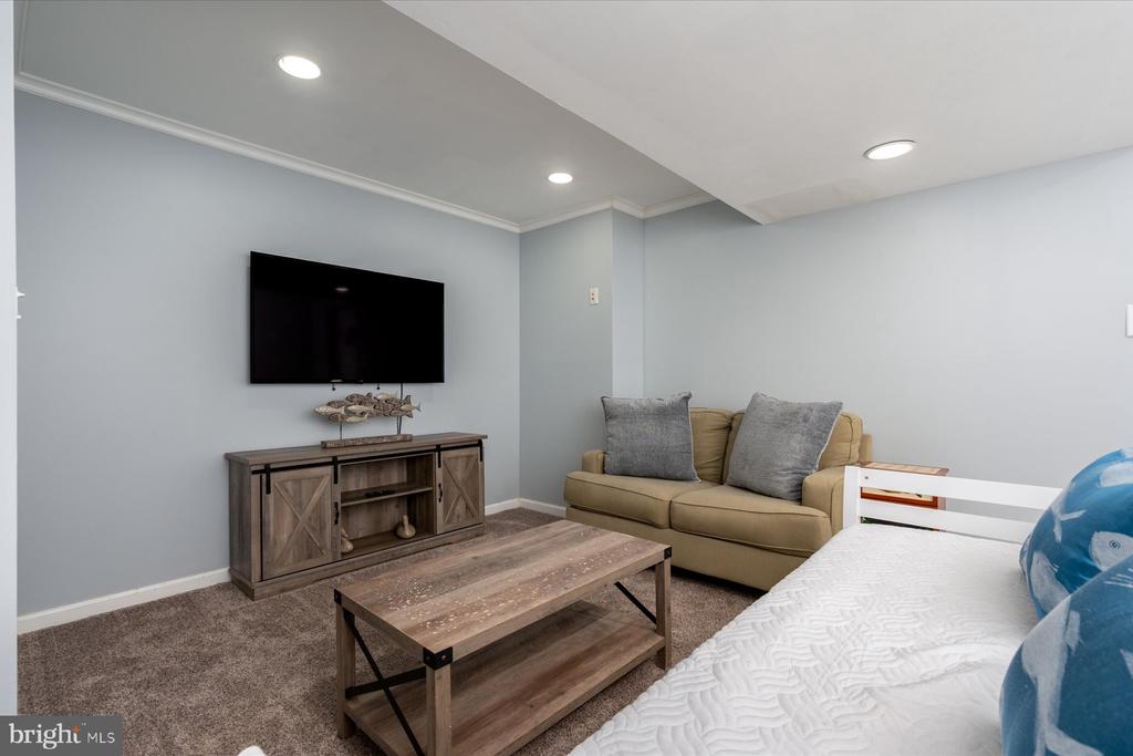 1180 MOSSWOOD COURT