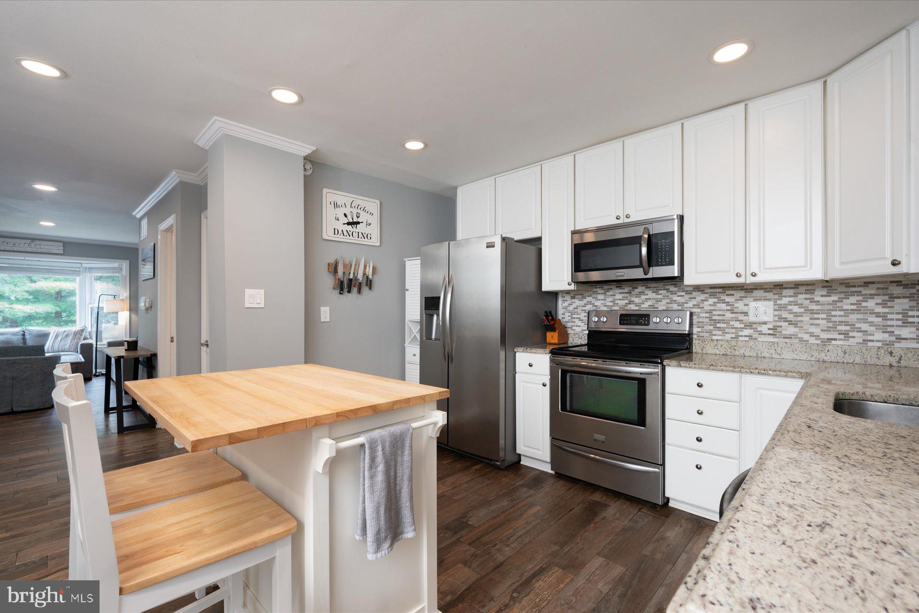 1180 MOSSWOOD COURT