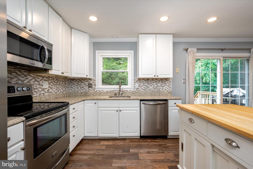 1180 MOSSWOOD COURT