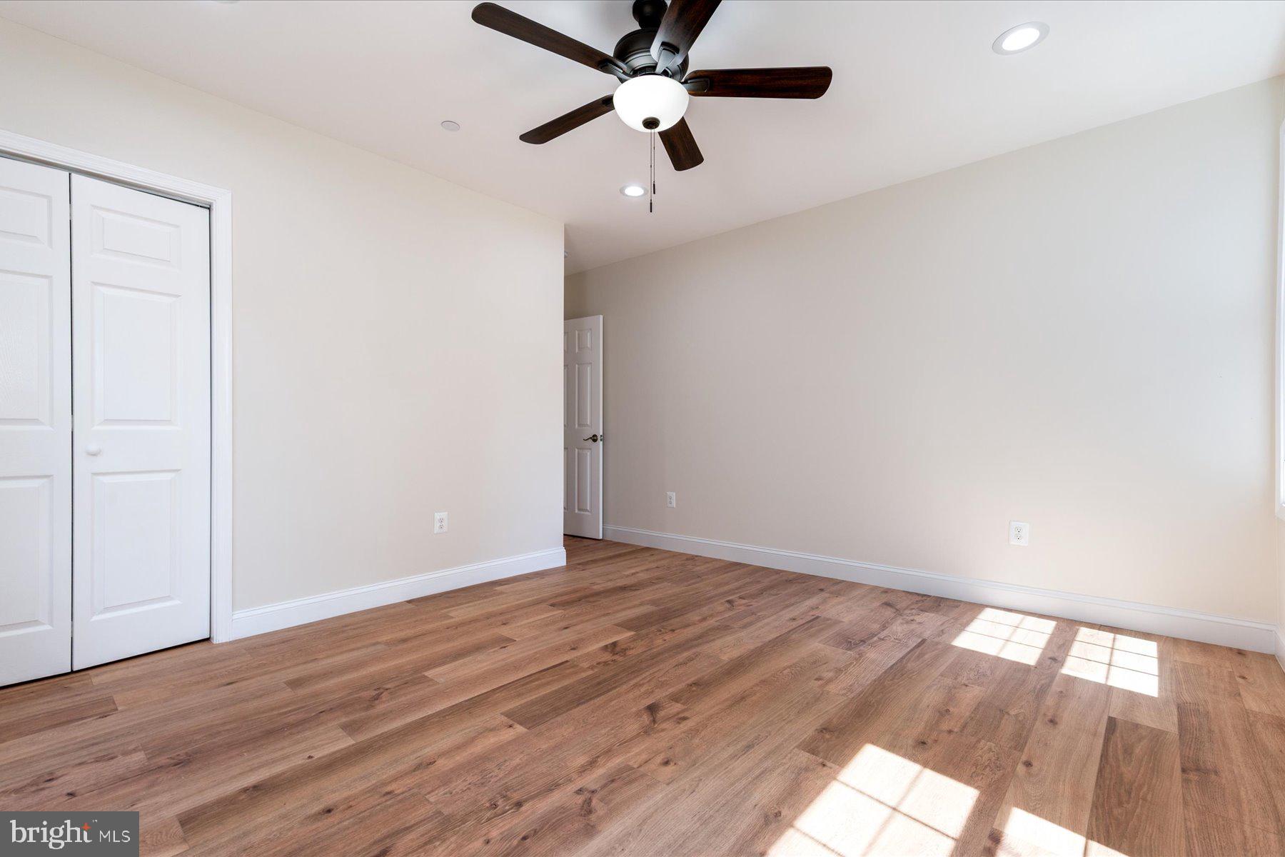 1400 LOWER VIEW COURT