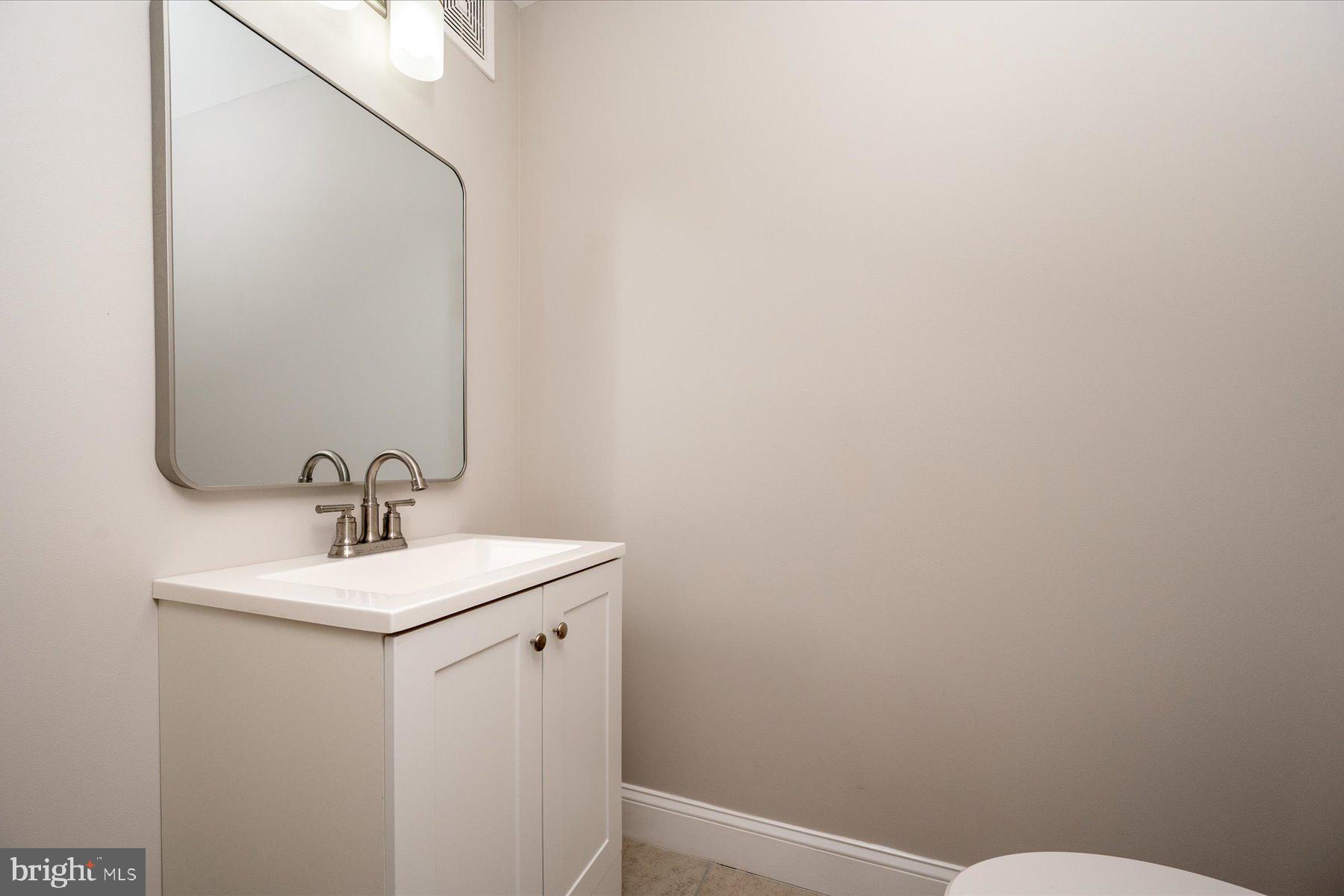 1400 LOWER VIEW COURT