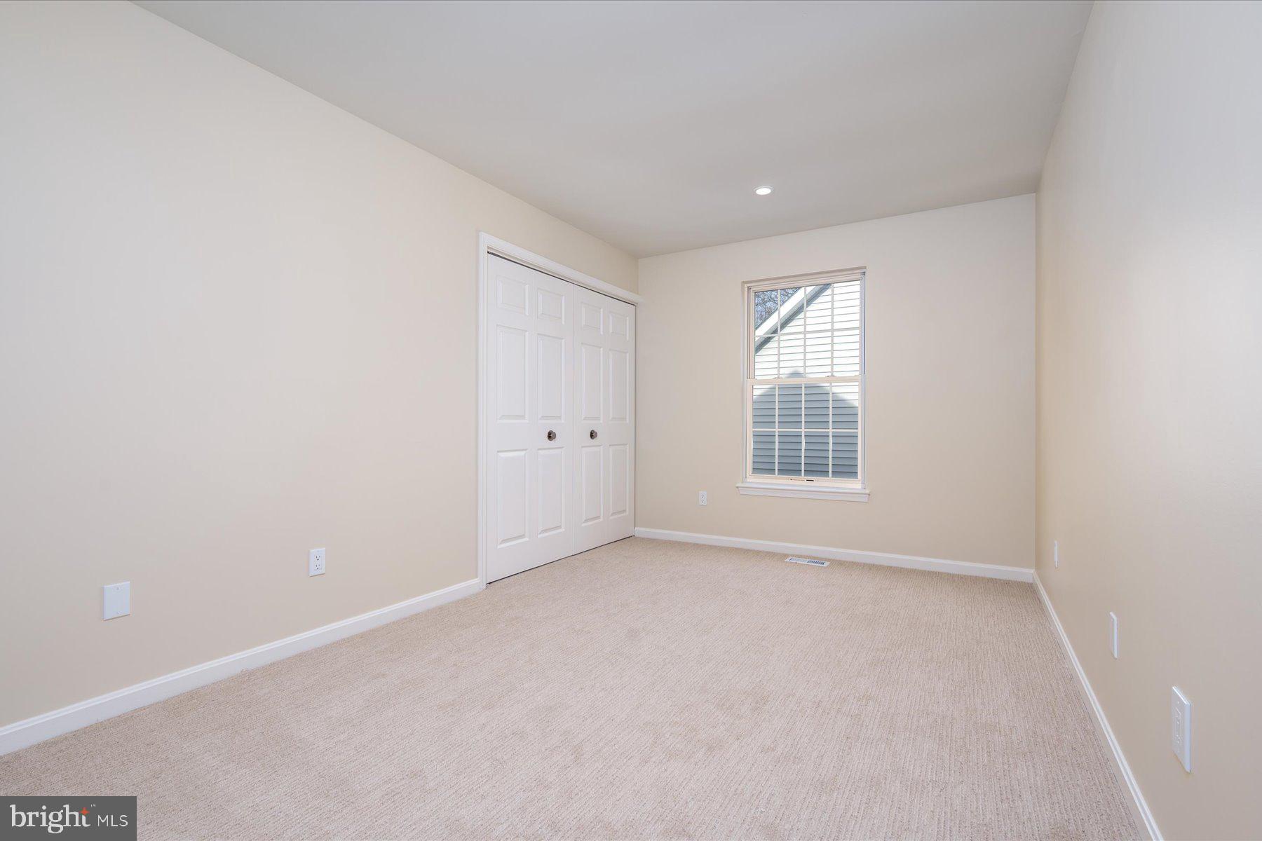 2942 SOUTHAVEN DRIVE