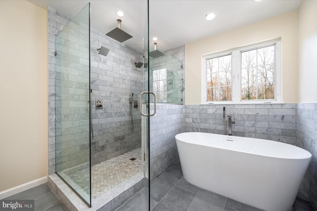2942 SOUTHAVEN DRIVE