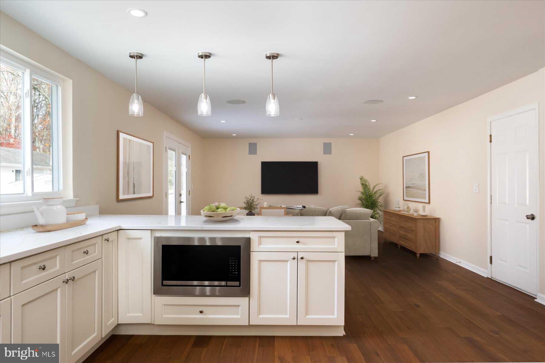 2942 SOUTHAVEN DRIVE