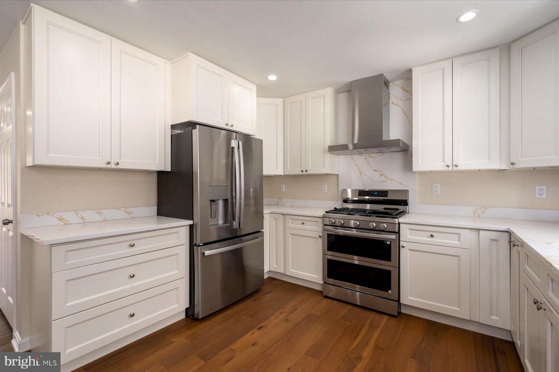 2942 SOUTHAVEN DRIVE