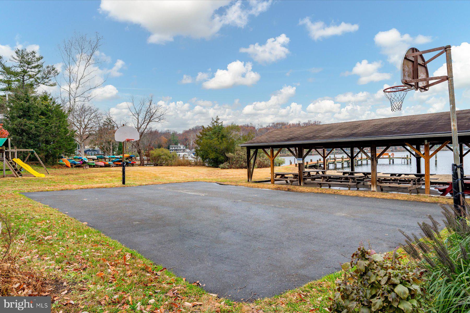 545 PALISADES BOULEVARD