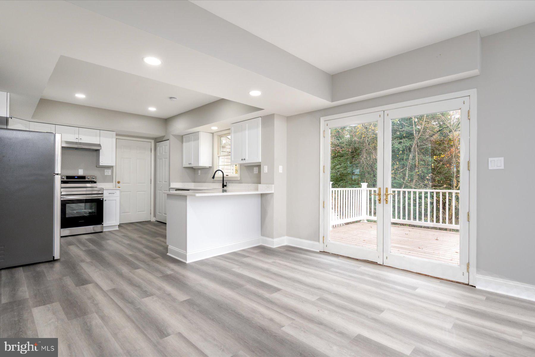 545 PALISADES BOULEVARD