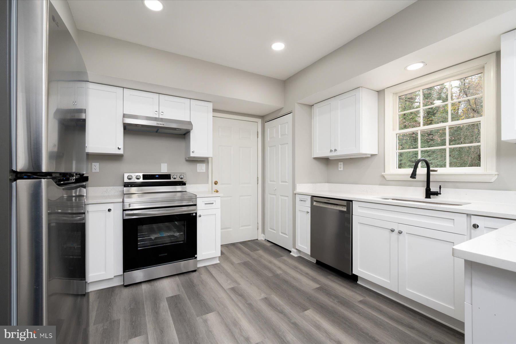 545 PALISADES BOULEVARD