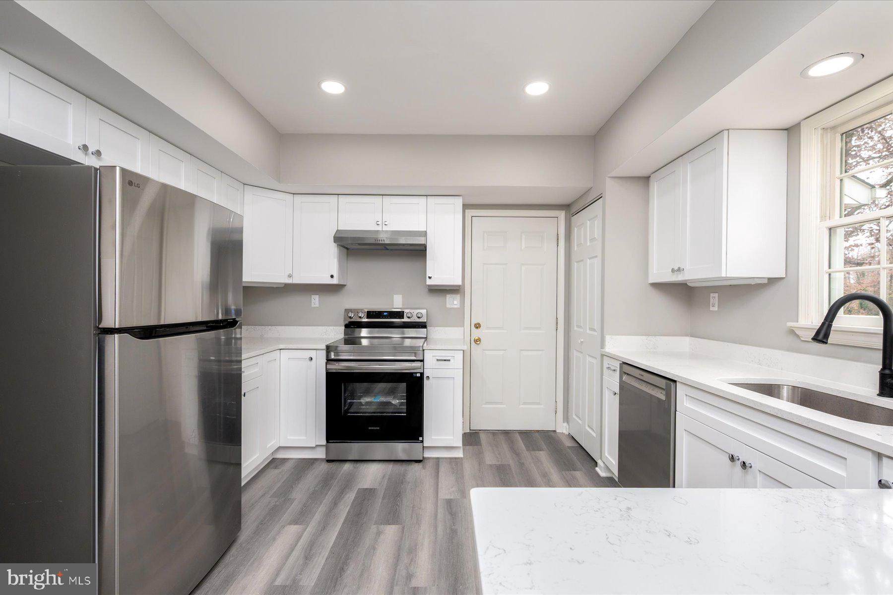 545 PALISADES BOULEVARD