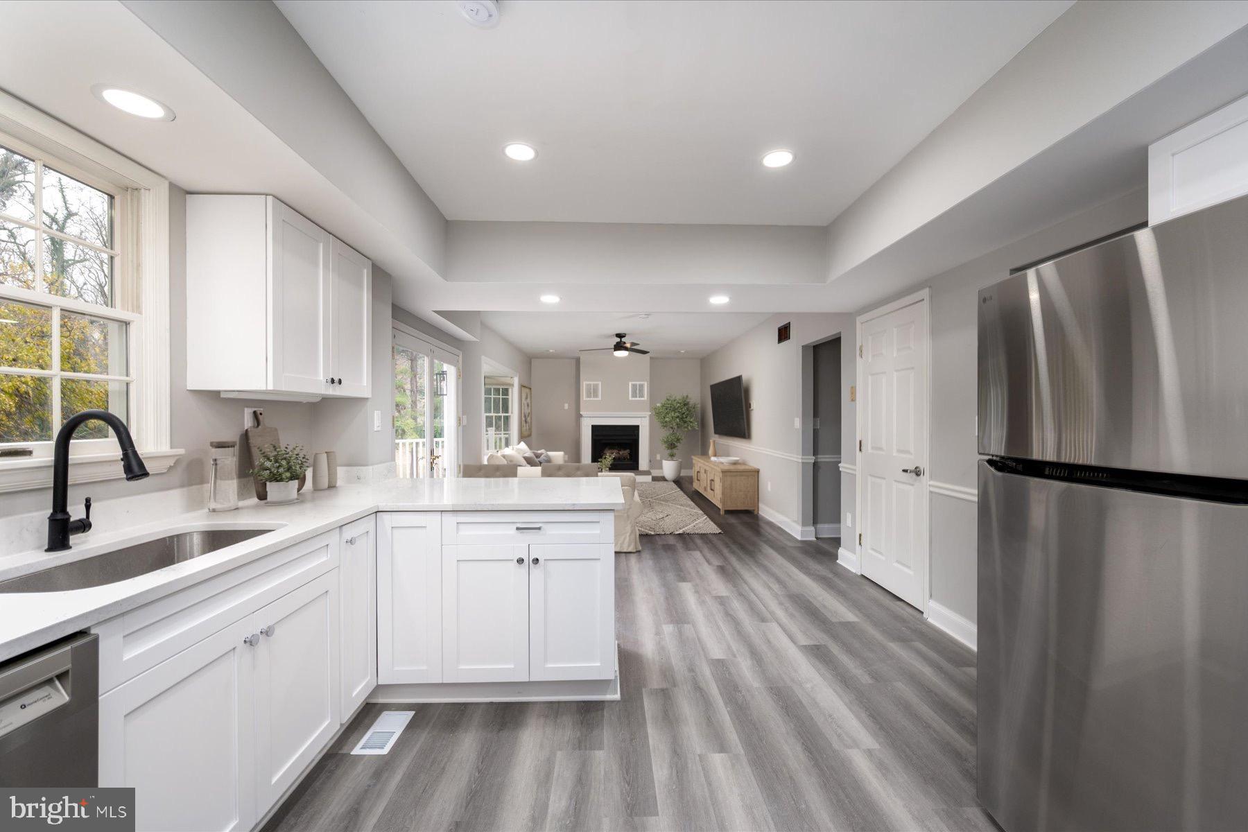 545 PALISADES BOULEVARD