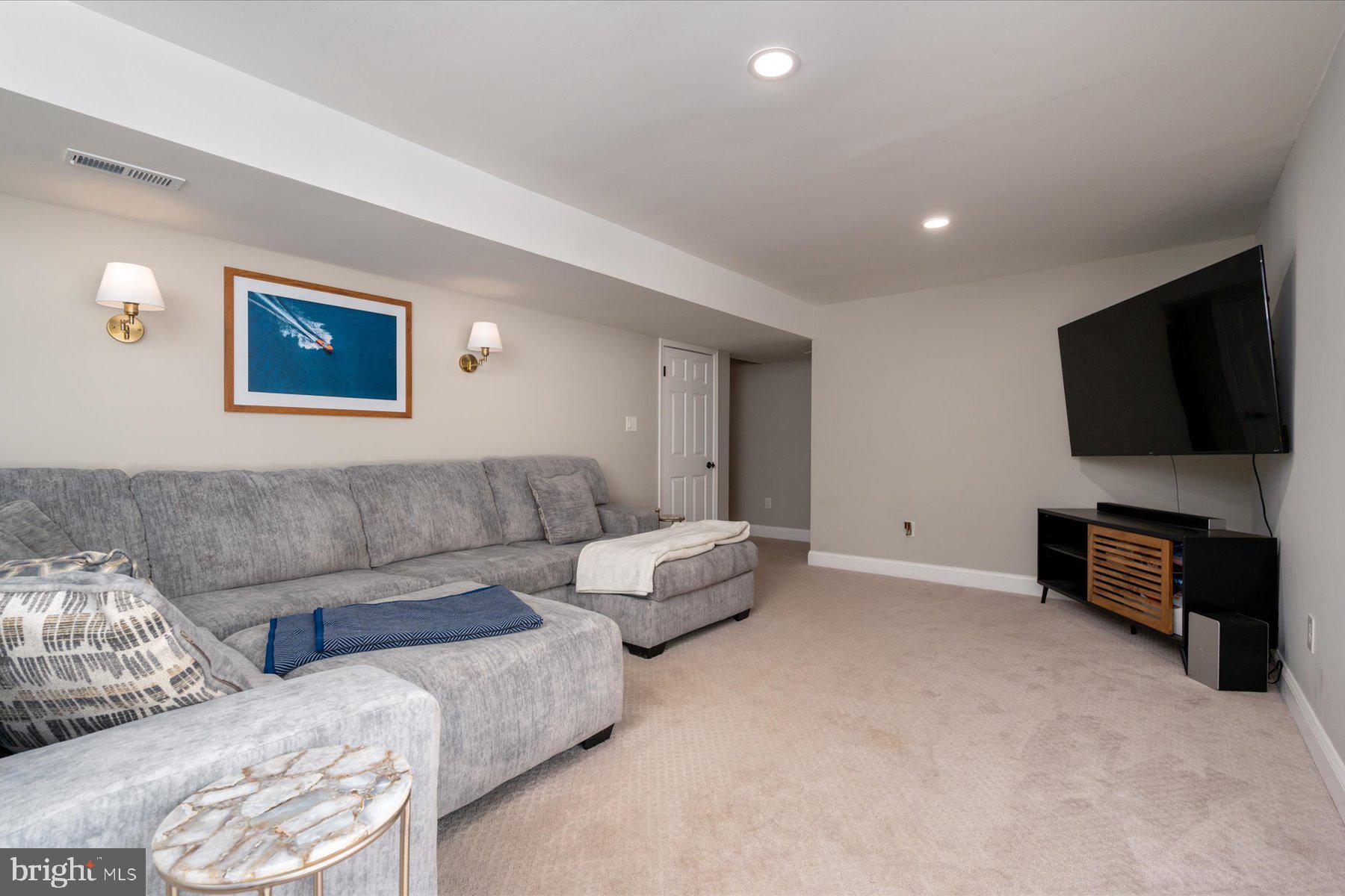 136 COLLINGTON COURT