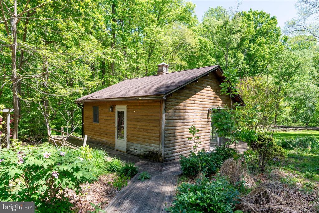 5742 BROOKS WOODS ROAD