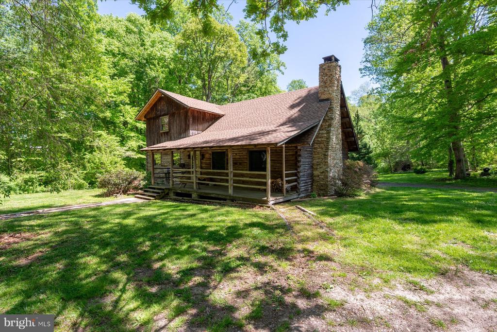 5742 BROOKS WOODS ROAD
