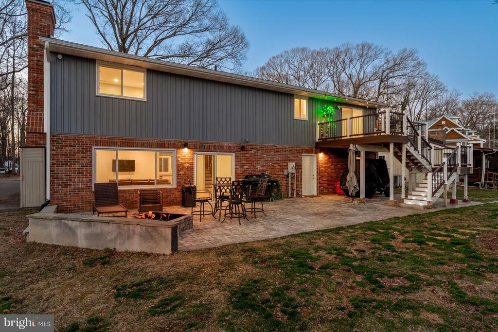 819 ELM DRIVE