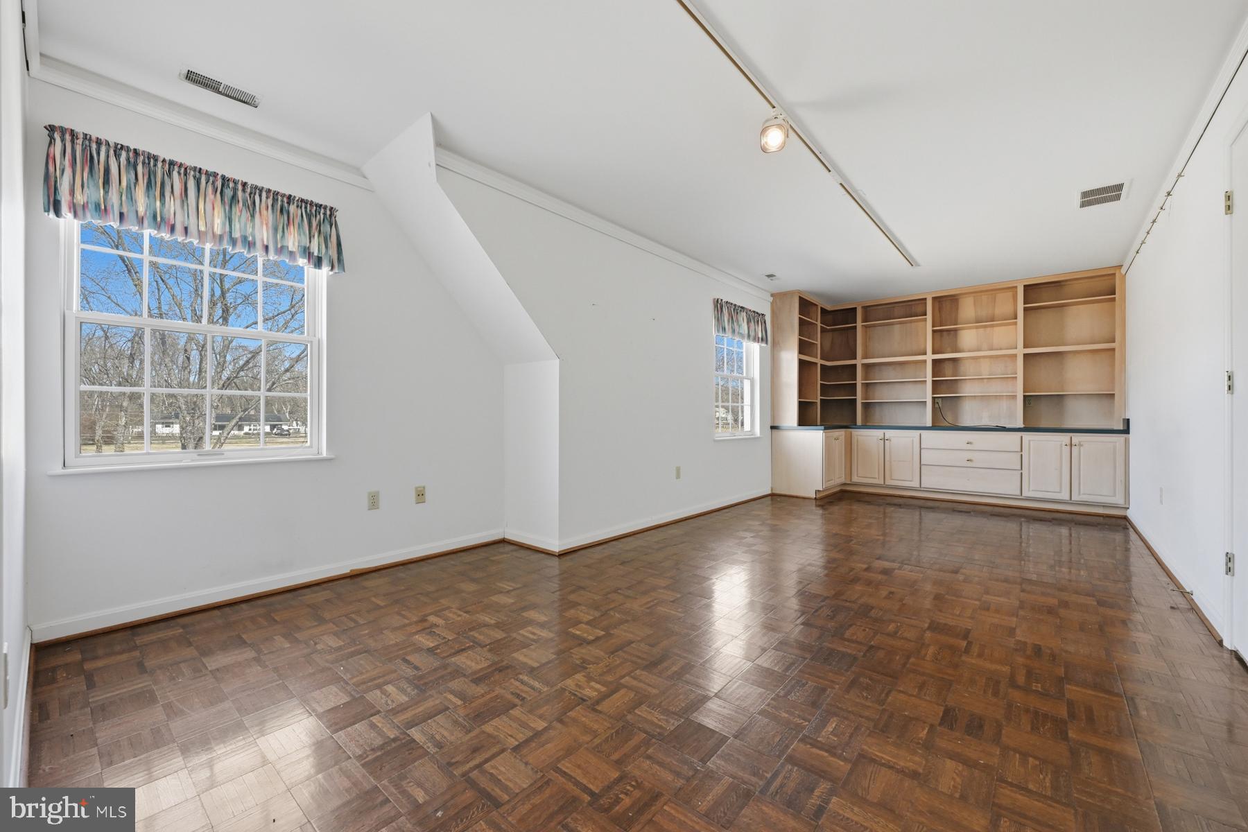 107 W BAY VIEW DRIVE