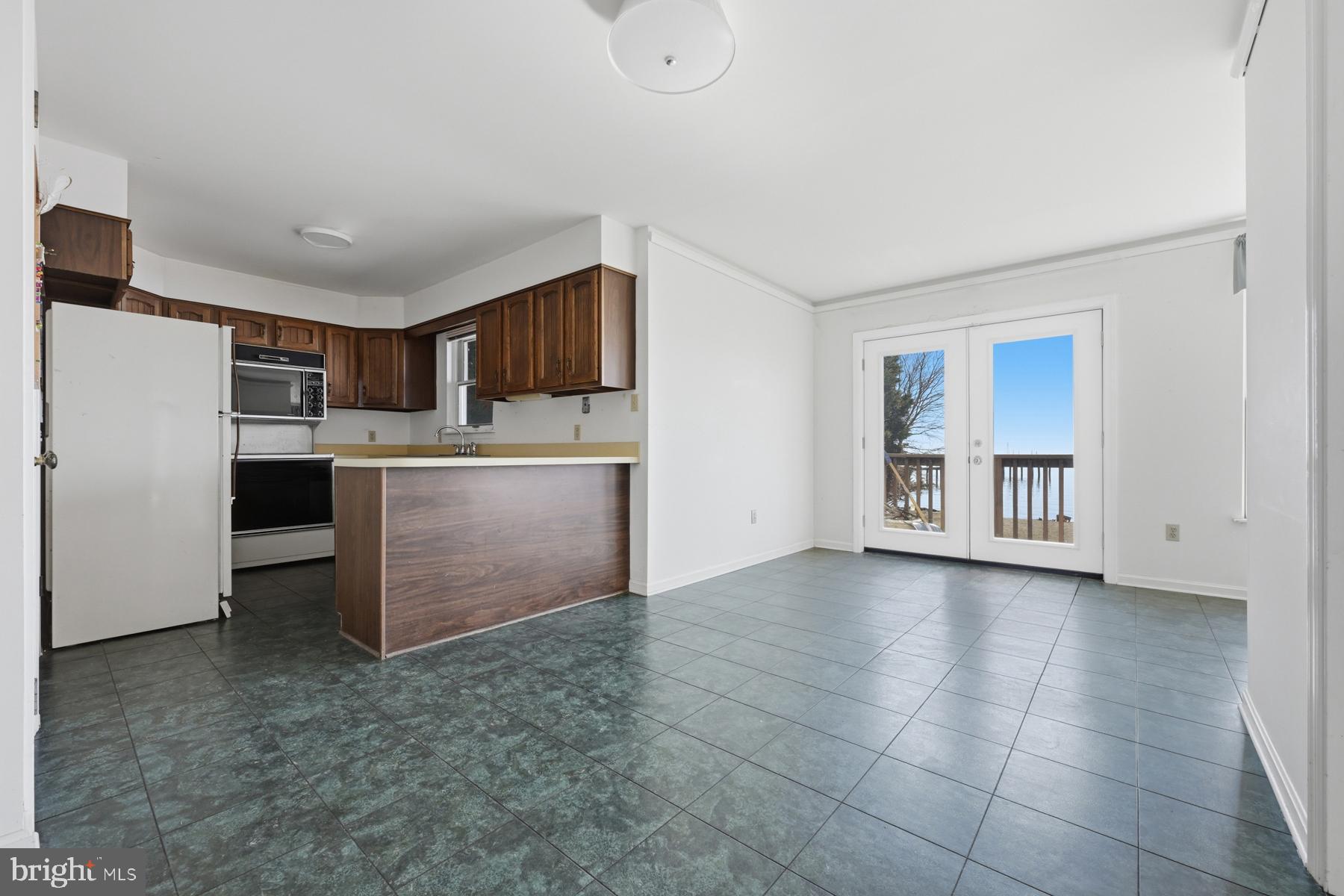 107 W BAY VIEW DRIVE