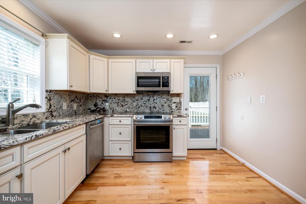 5646 DEALE CHURCHTON ROAD