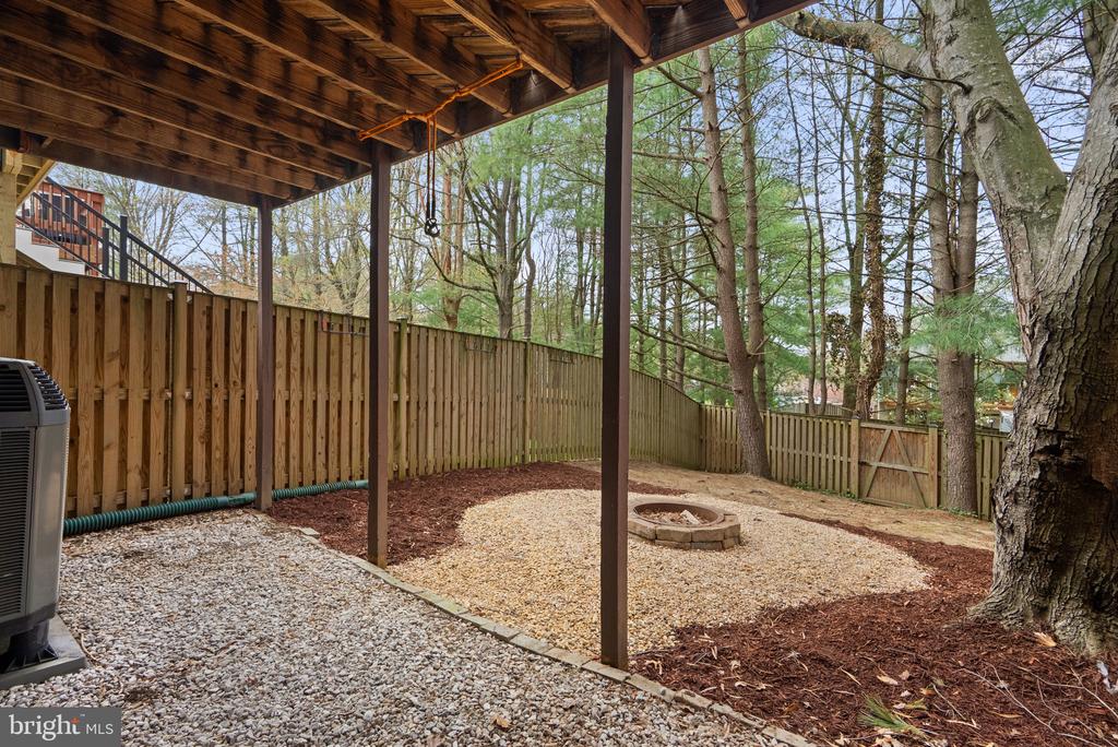 1176 WHITE CORAL COURT
