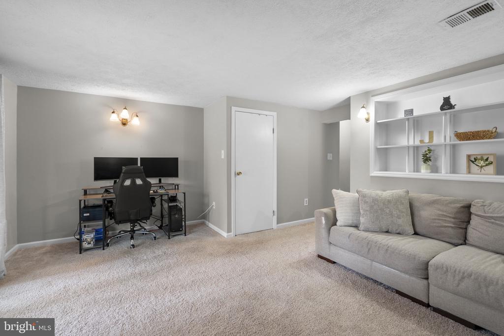 1176 WHITE CORAL COURT